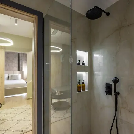 Aristotelian Virtues - Elpida Apartament *