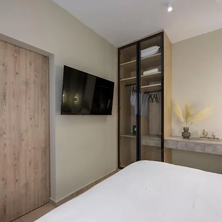 Aristotelian Virtues - Elpida Apartament