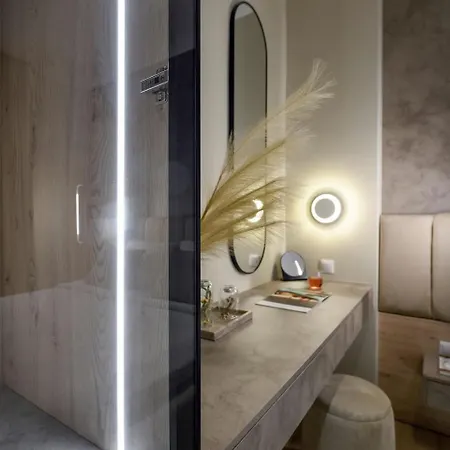 Aristotelian Virtues - Elpida Apartament *