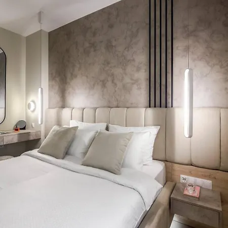 Aristotelian Virtues - Elpida Appartamento