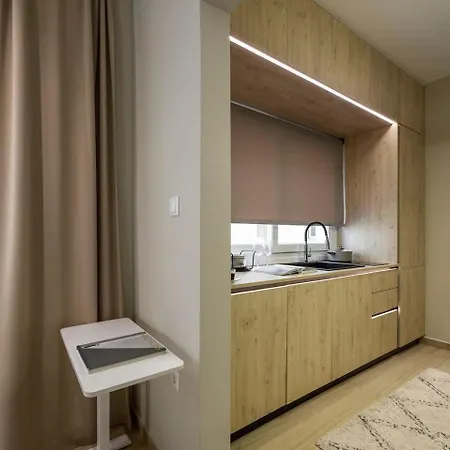 Aristotelian Virtues - Elpida * Salonicco